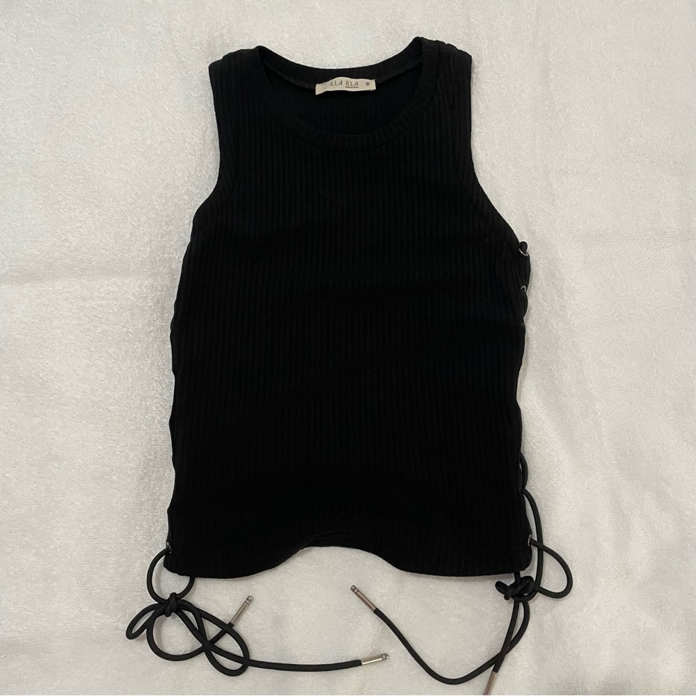 black tank top